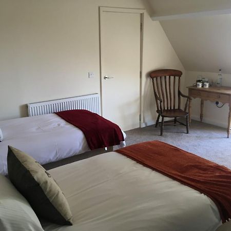 Bed and Breakfast The Old Spotted Cow Marston Meysey Exterior foto