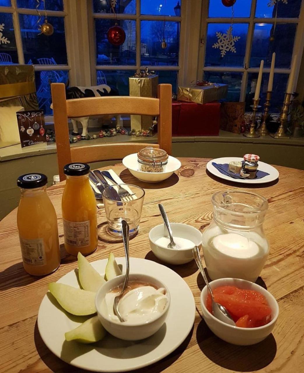 Bed and Breakfast The Old Spotted Cow Marston Meysey Exterior foto